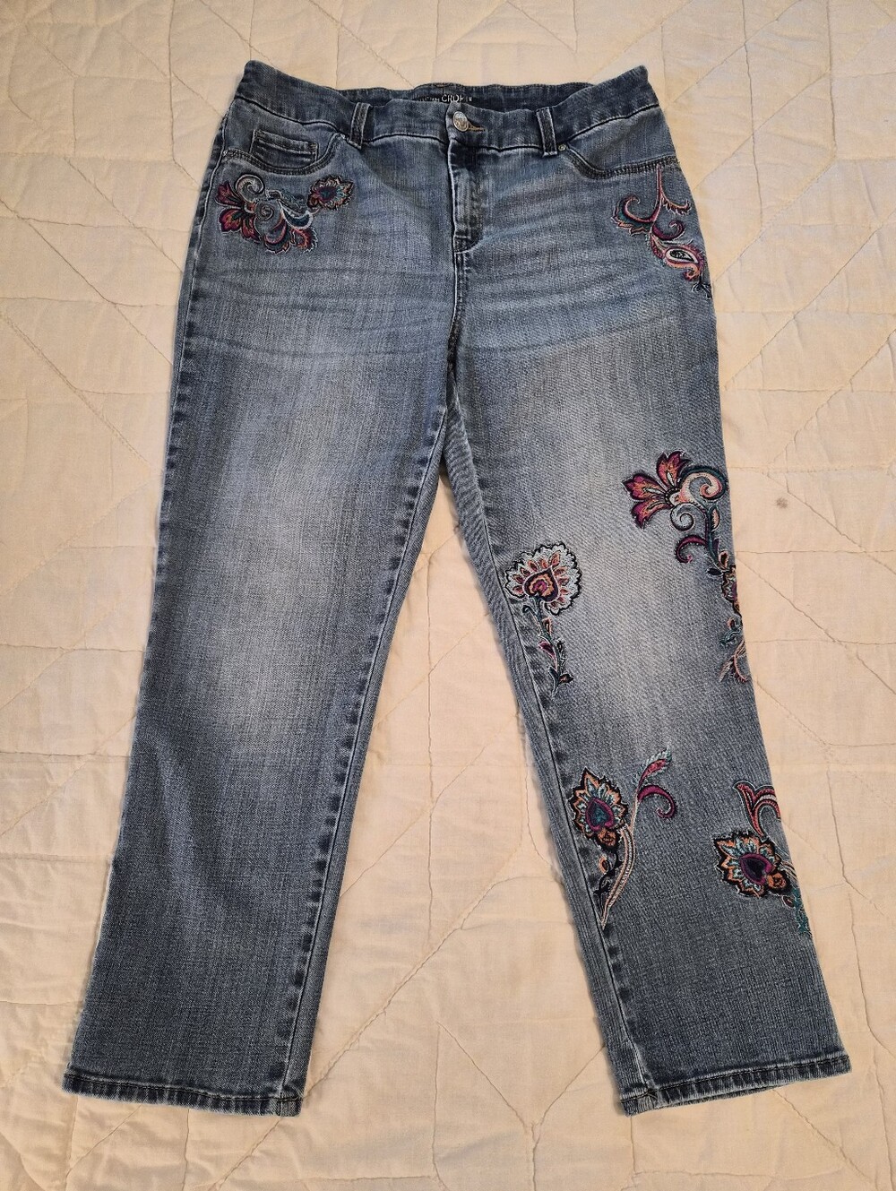 Chico's Flora Embroidered 'The Platinum Crop' Jeans - Size 12 (Chicos Size 2) - Picture 2 of 12